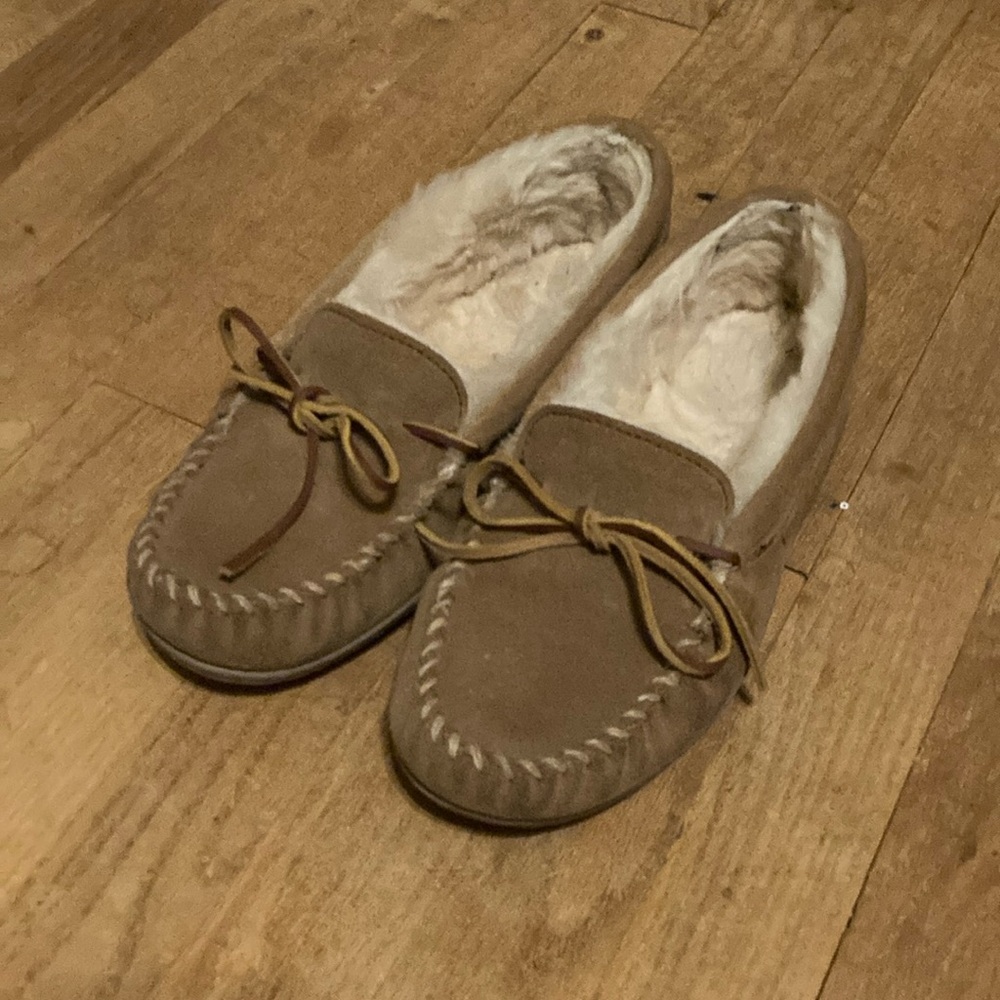 Minnetonka Tan Moccasins Soft Slip-On Comfort